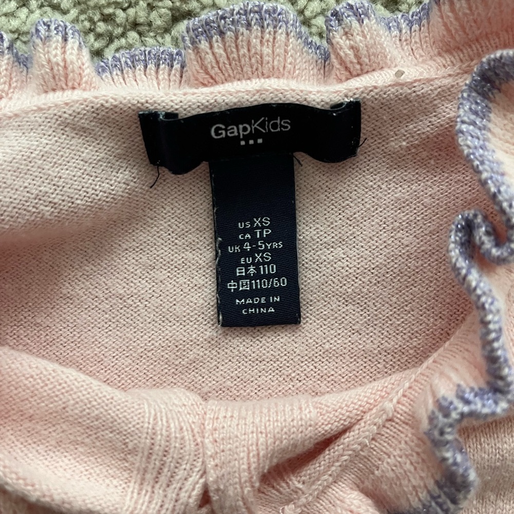 Two GAP Sweaters - Picture 11 of 15
